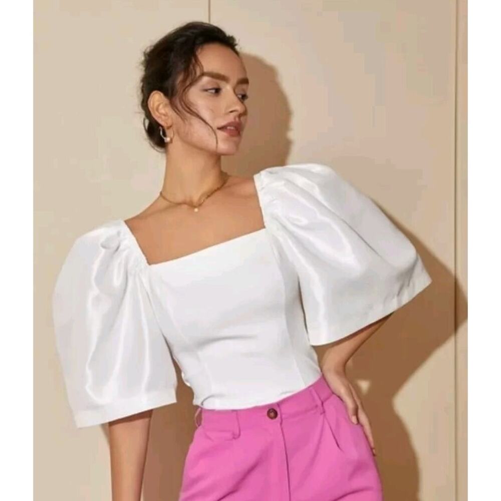 AmyEnjoyLife White Puff Sleeve Top Size Large NEW WITH TAGS